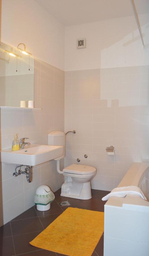 Apartments With A Parking Space Makarska - 11361 Екстериор снимка